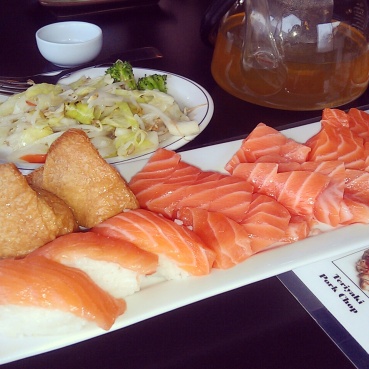 Salmon sashimi, salmon and inari sushi and veggie stir fry at Zen.