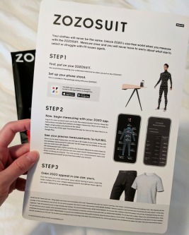 Instructions inside the ZOZOSUIT parcel.
